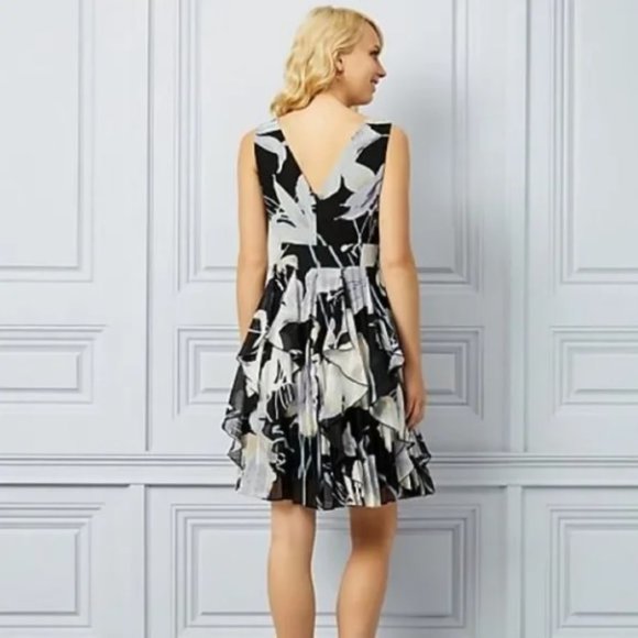 Le Chateau Lilac Purple Lavender Floral Swing ruffle pleated cocktail dress NWT - Picture 3 of 12